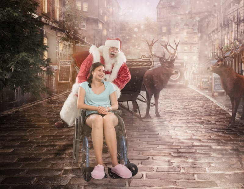 Fotógrafa «transporta» crianças doentes para cenários de Natal mágicos