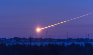 Meteorito de grandes dimensões iluminou o céu na Sibéria