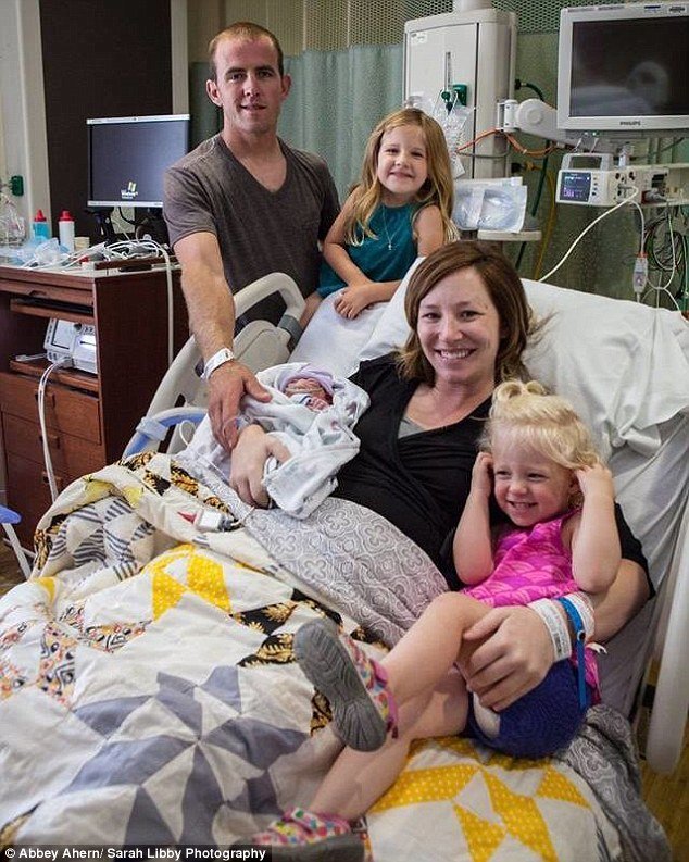 Levou gravidez até ao fim para poder doar os órgãos da filha que nasceu com doença terminal