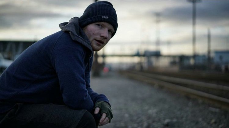Ed Sheeran já lançou o videoclip da nova música &#8220;Shape of You&#8221;