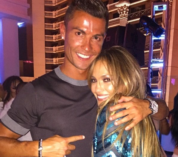 Jennifer Lopez pede a Cristiano Ronaldo para fazer uma surpresa à sua prima&#8230;