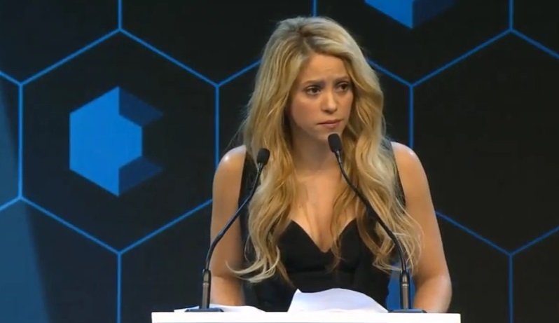 Shakira faz discurso marcante ao receber prémio humanitário