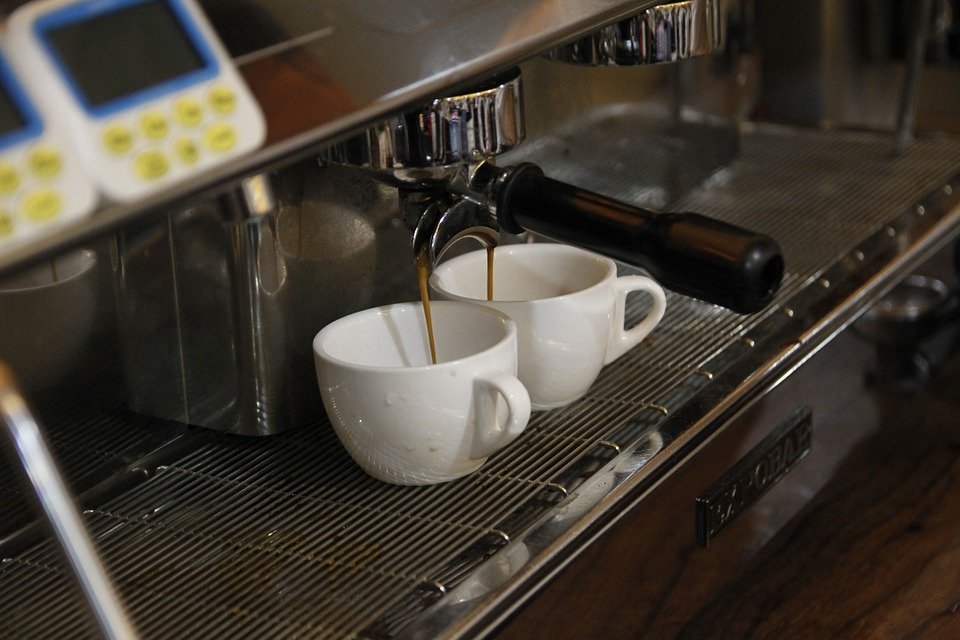 Estudo revela que beber café pode prolongar esperança média de vida