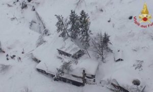 Avalanche em Itália atinge hotel e faz pelo menos 30 mortos