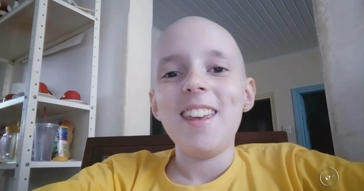 Lorena, a menina de 13 anos com cancro, e que comoveu a web, está curada