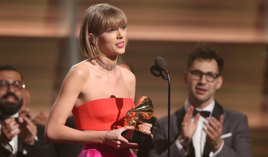 Discurso de Taylor Swift nos Grammys de 2016 transforma-se em anúncio da premiação