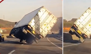 Camionista evita acidente depois de ficar a andar sobre duas rodas
