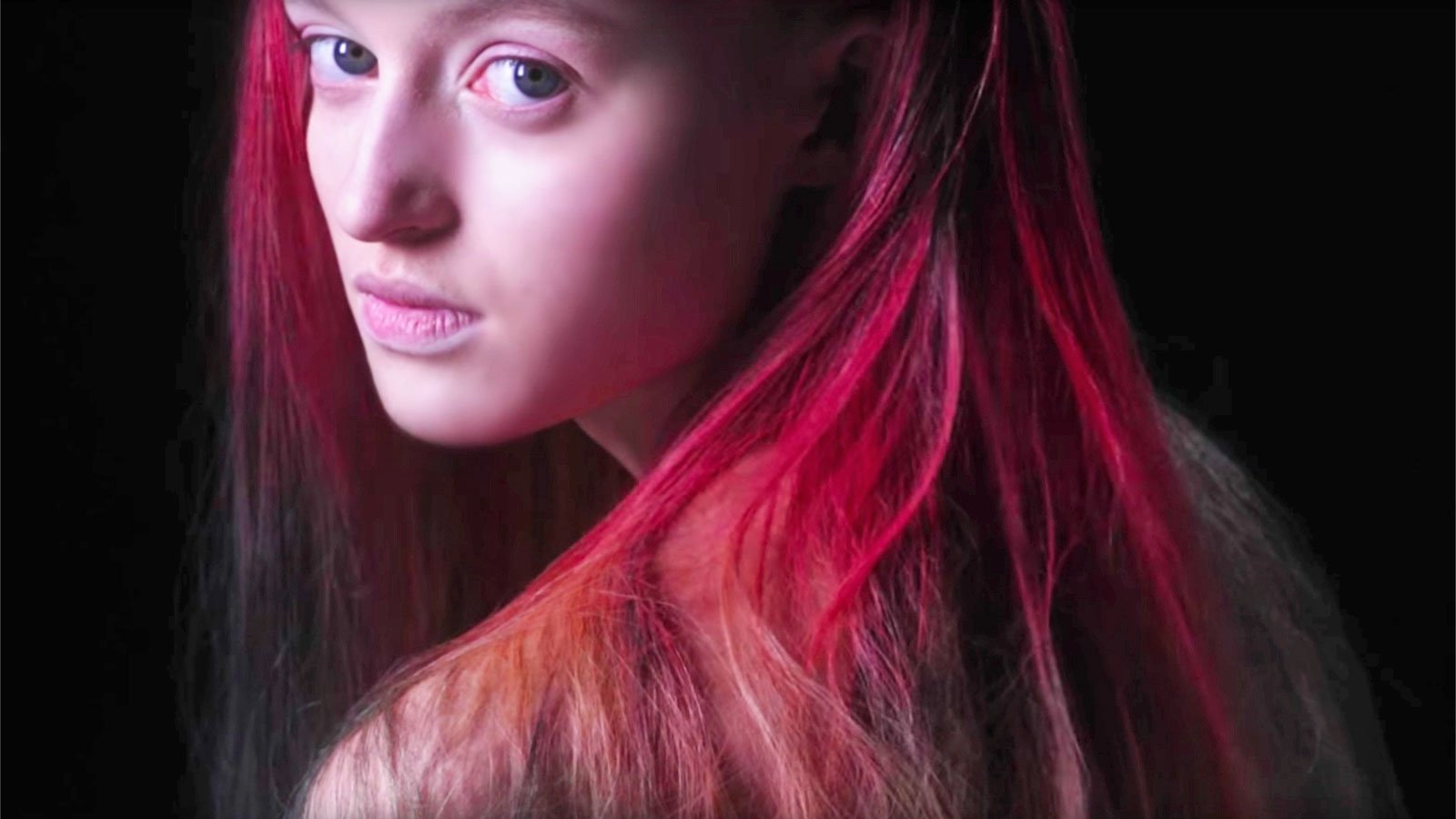 The Unseen: a primeira tinta para cabelo que muda de cor, reagindo à temperatura