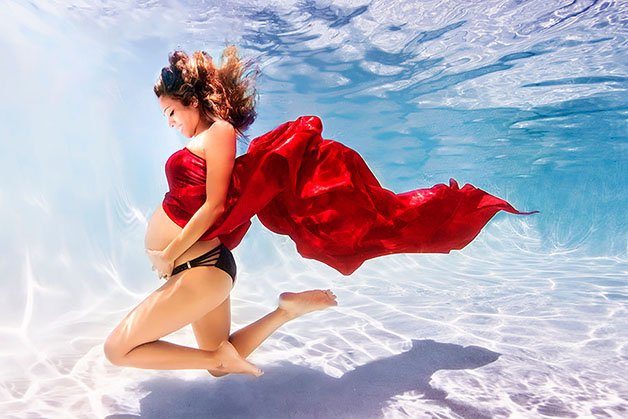 Fotógrafo faz sessão com grávidas debaixo de água, e o resultado é genial