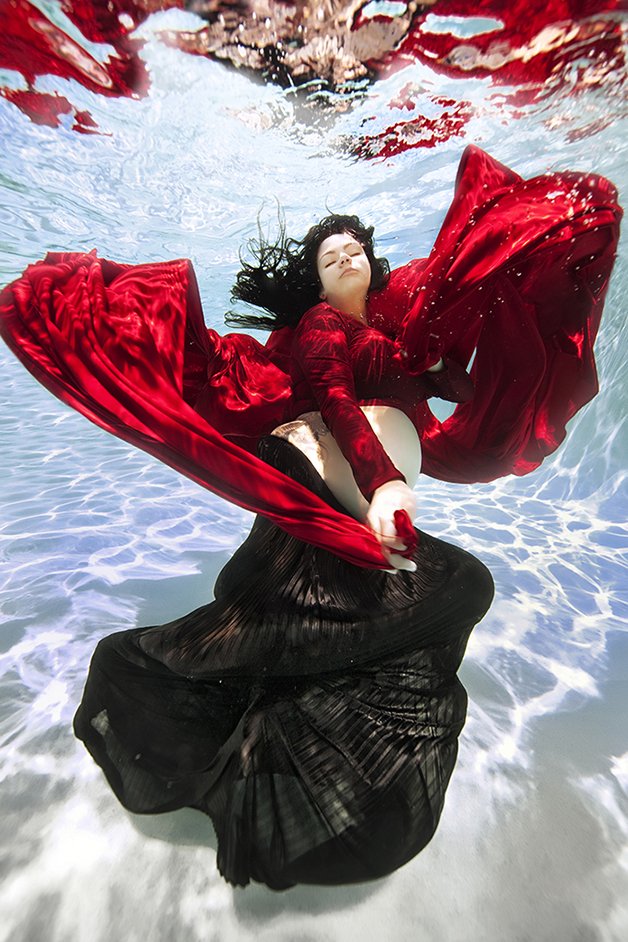 Fotógrafo faz sessão com grávidas debaixo de água, e o resultado é genial
