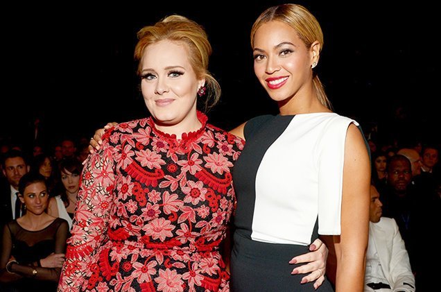 Durante o concerto, Adele imita Beyoncé