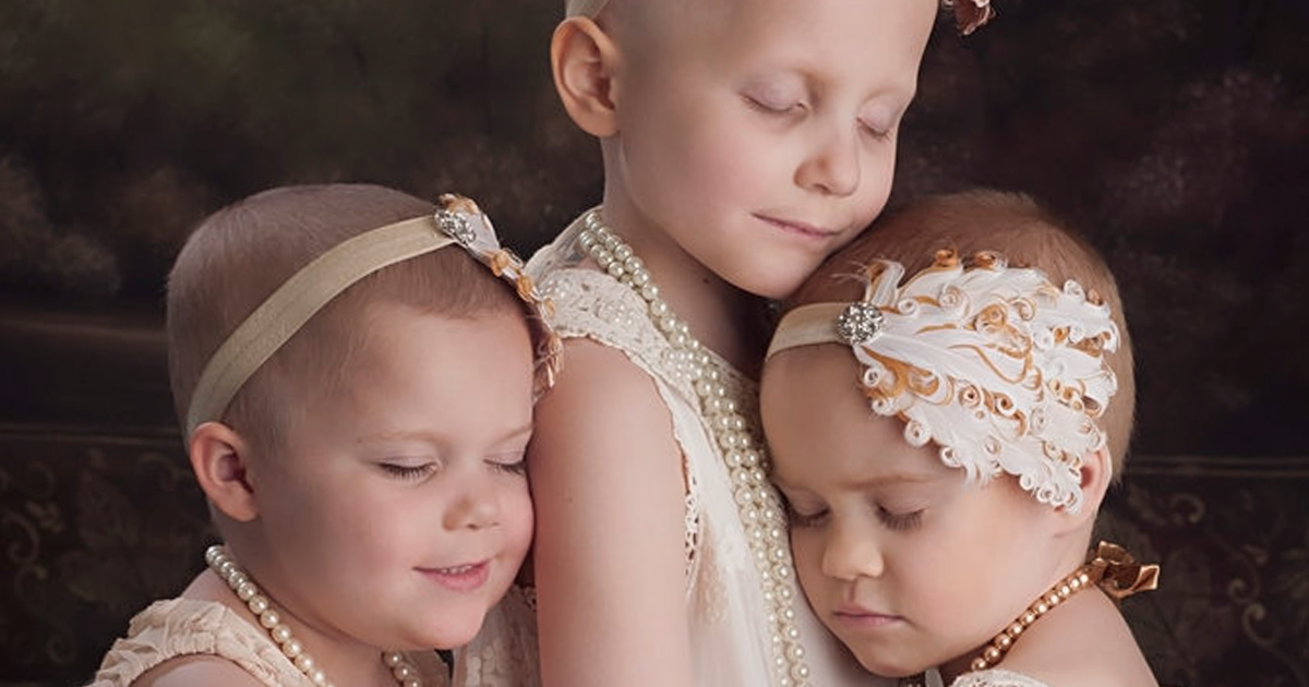 3 anos depois, meninas sobreviventes de cancro recriam fotografia que ficou viral