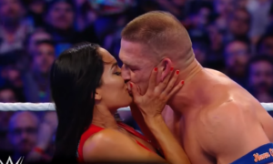 Estrela da WWE, John Cena pede Nikki Bella em casamento à frente de 60.000 pessoas