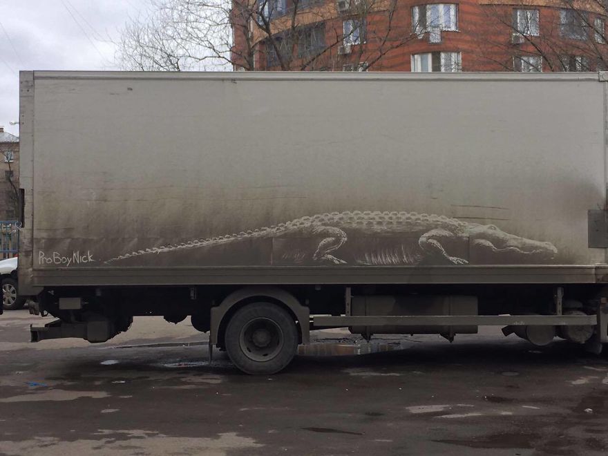 Artista russo transforma carros sujos em verdadeiras obras de arte