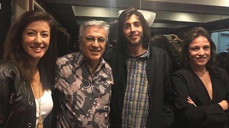 Salvador Sobral cumpre sonho, e canta com Caetano Veloso