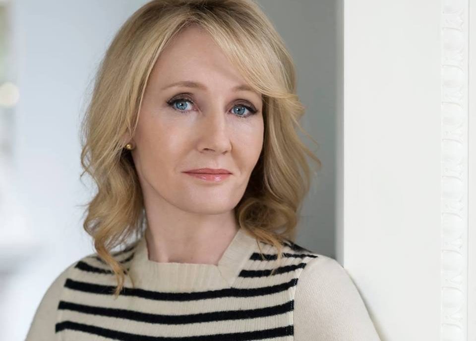 J.K.Rowling manifesta-se contra Trump e é acusada de manipular as mentes das crianças