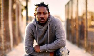 Kendrick Lamar expulsa fã de palco