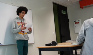 Video: aluno português usa poema &#8220;Ca Bu Fla Ma Nau&#8221; e engana a professora