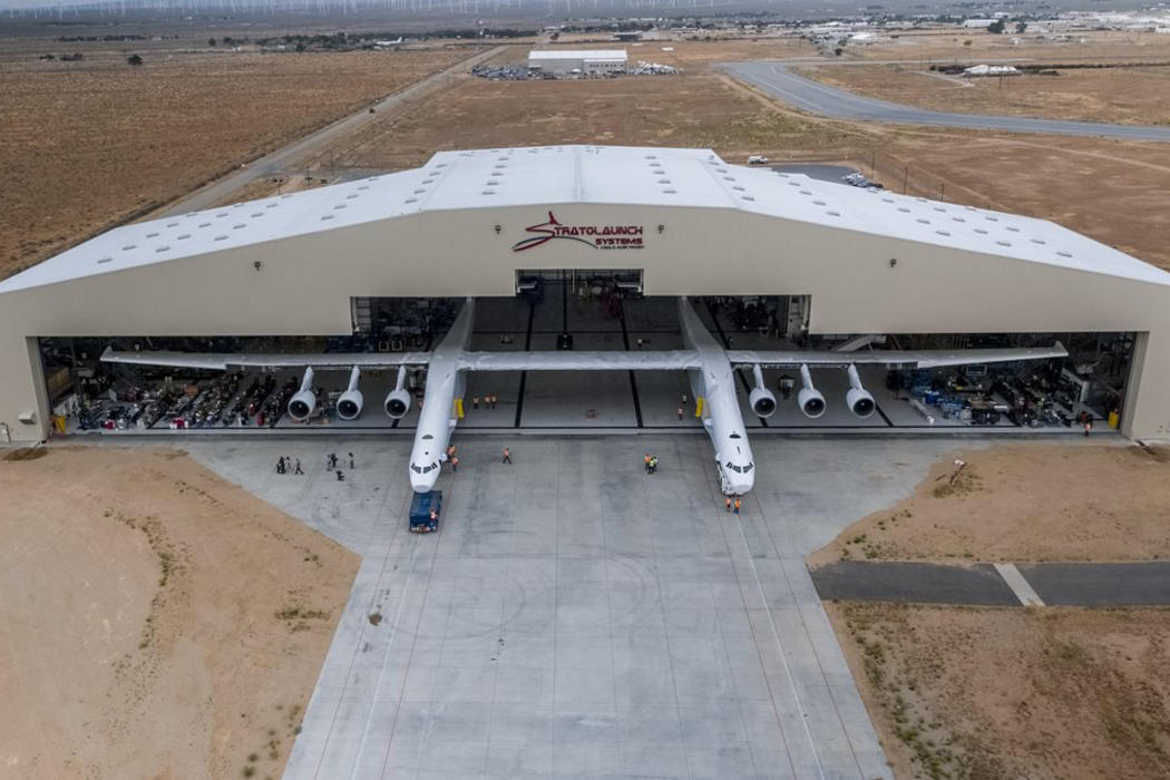 O maior avião do mundo foi apresentado, e tem o tamanho de um campo de futebol