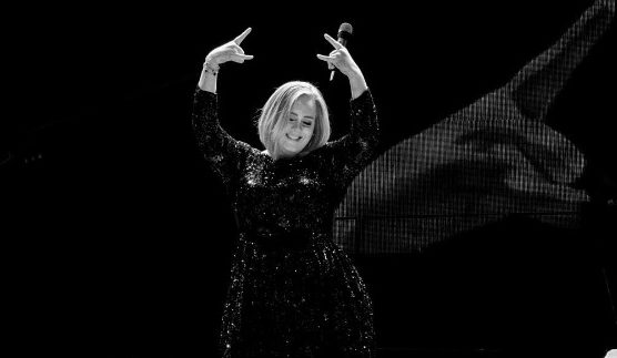 Adele não consegue compor para novo álbum porque &#8220;está feliz&#8221;
