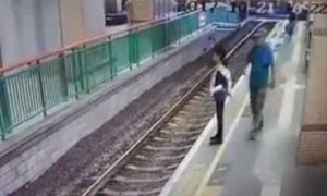 Homem filmado a empurrar mulher para a linha do comboio foi detido