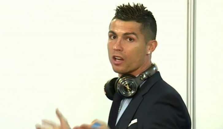 Cristiano Ronaldo &#8220;castiga&#8221; jornalistas e deixa &#8220;recado&#8221; depois do jogo de ontem