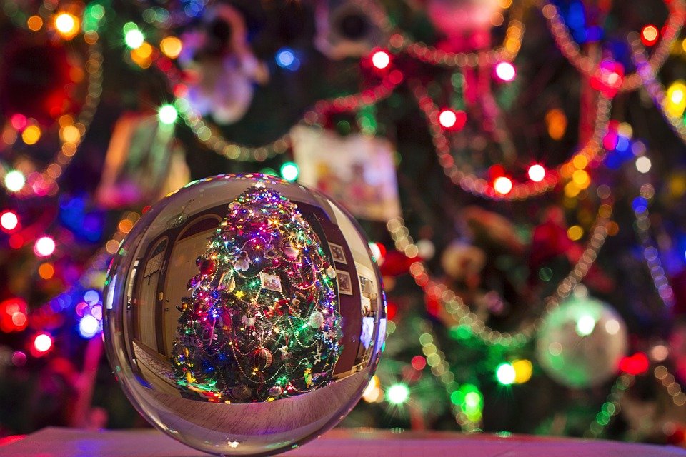 Estudo revela que fazer as decorações de Natal mais cedo deixa-te mais feliz