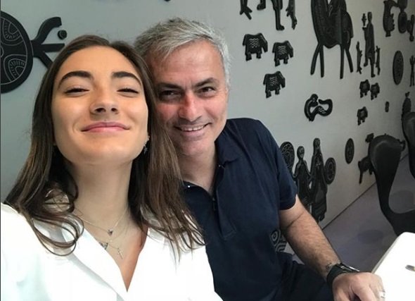 Filha de José Mourinho partilha foto inédita para felicitar o pai