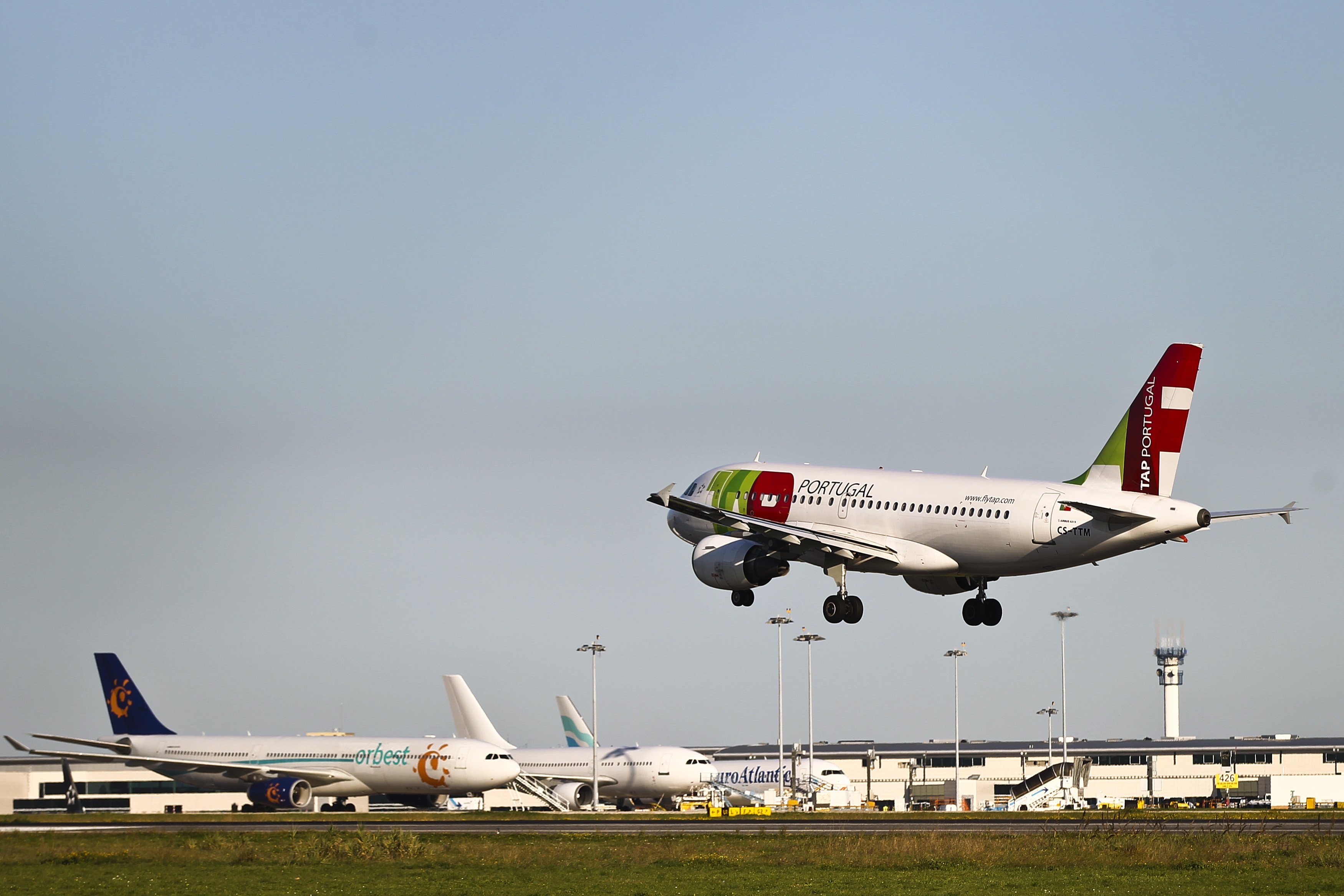 Companhias aéreas vão ter de indemnizar passageiros por falha de abastecimento em Lisboa