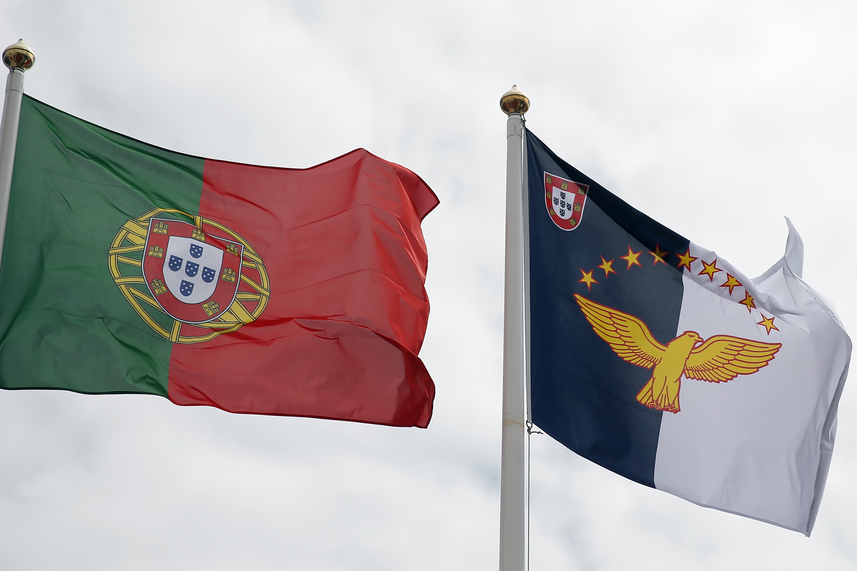 Governo dos Açores extingue empresas do setor público e vende participações