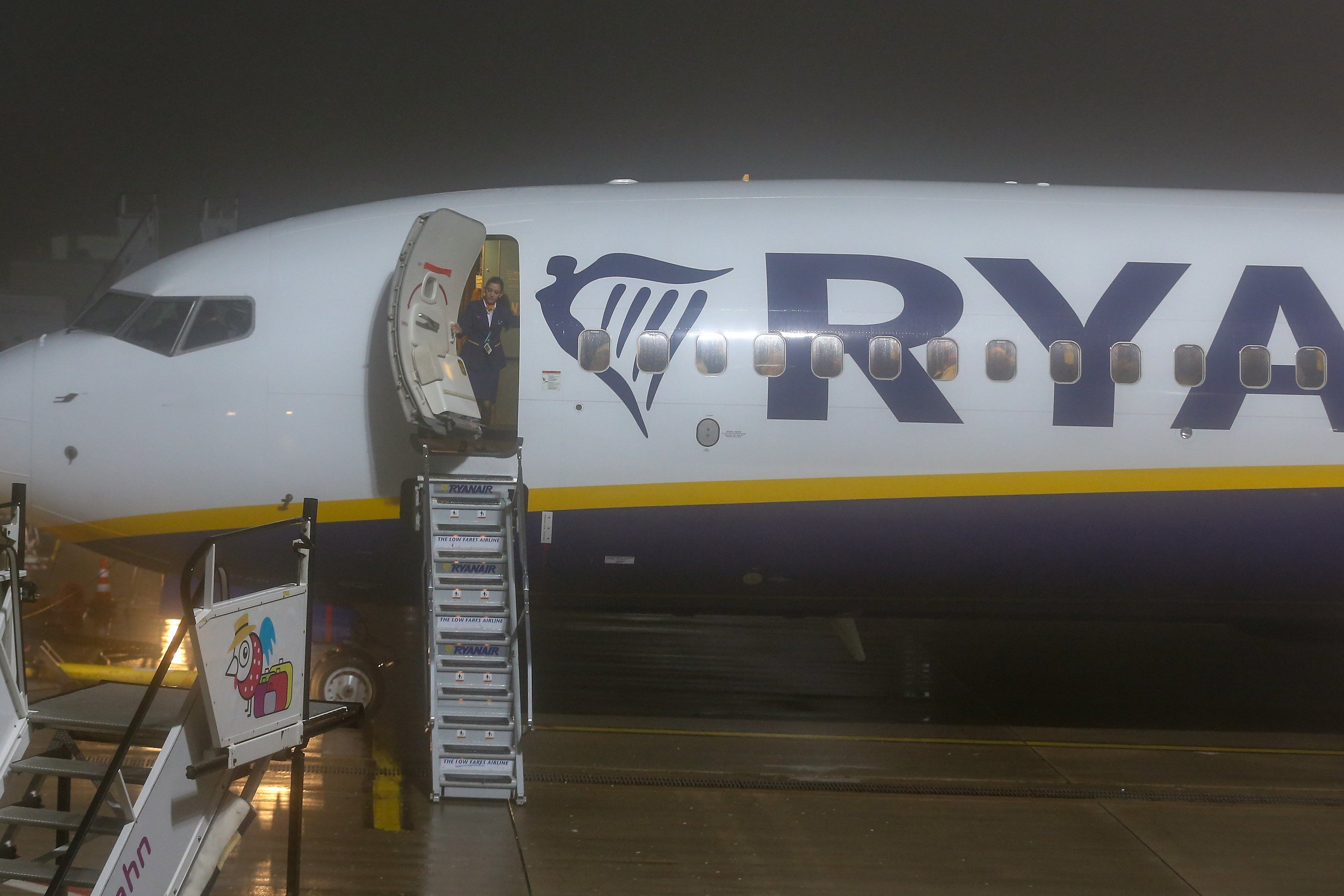 Tripulantes de cabine da Ryanair marcam greve