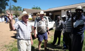 Zimbabué oferece arrendamentos de 99 anos a agricultores brancos