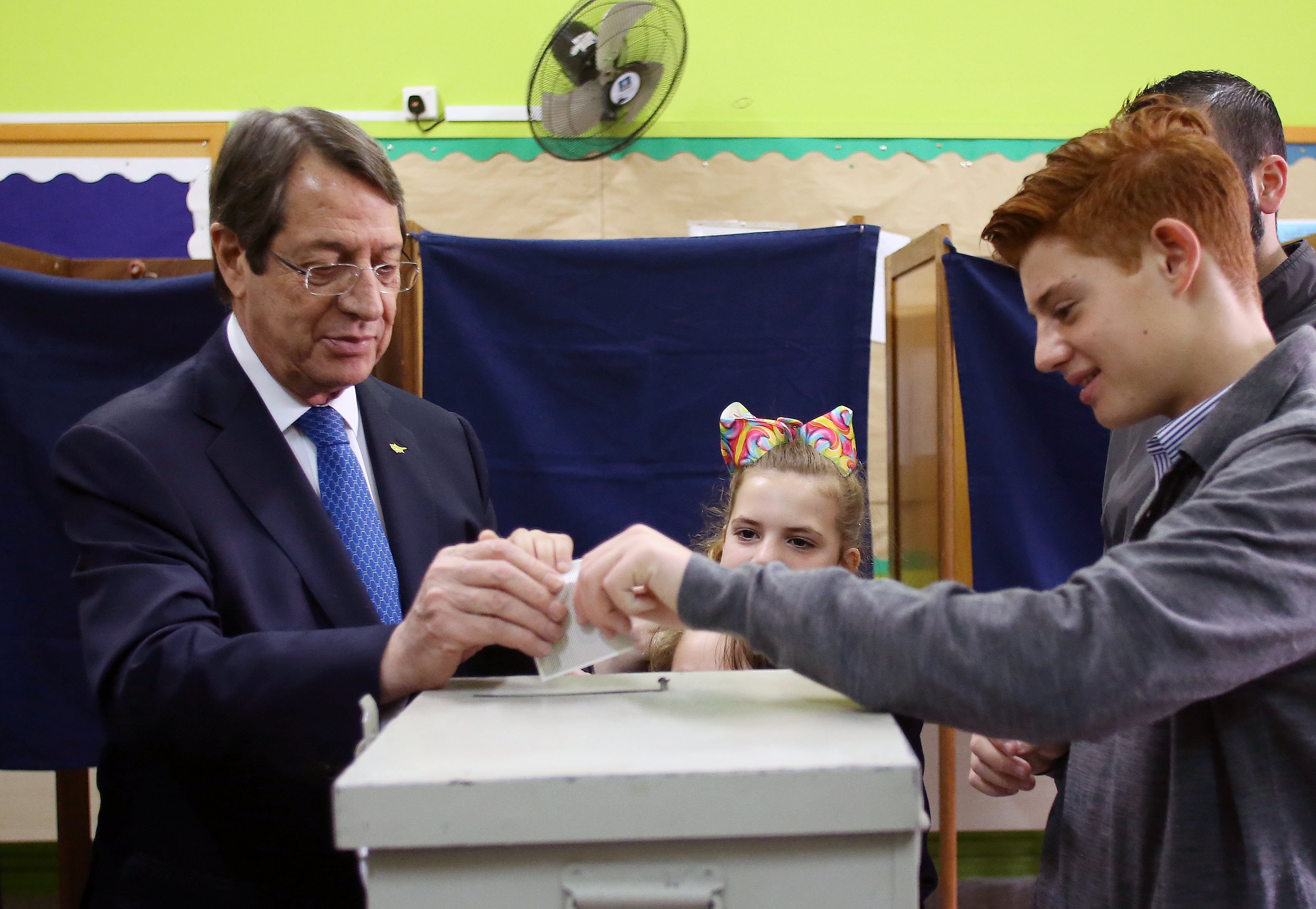 Presidente do Chipre reeleito para segundo mandato, segundo projeções