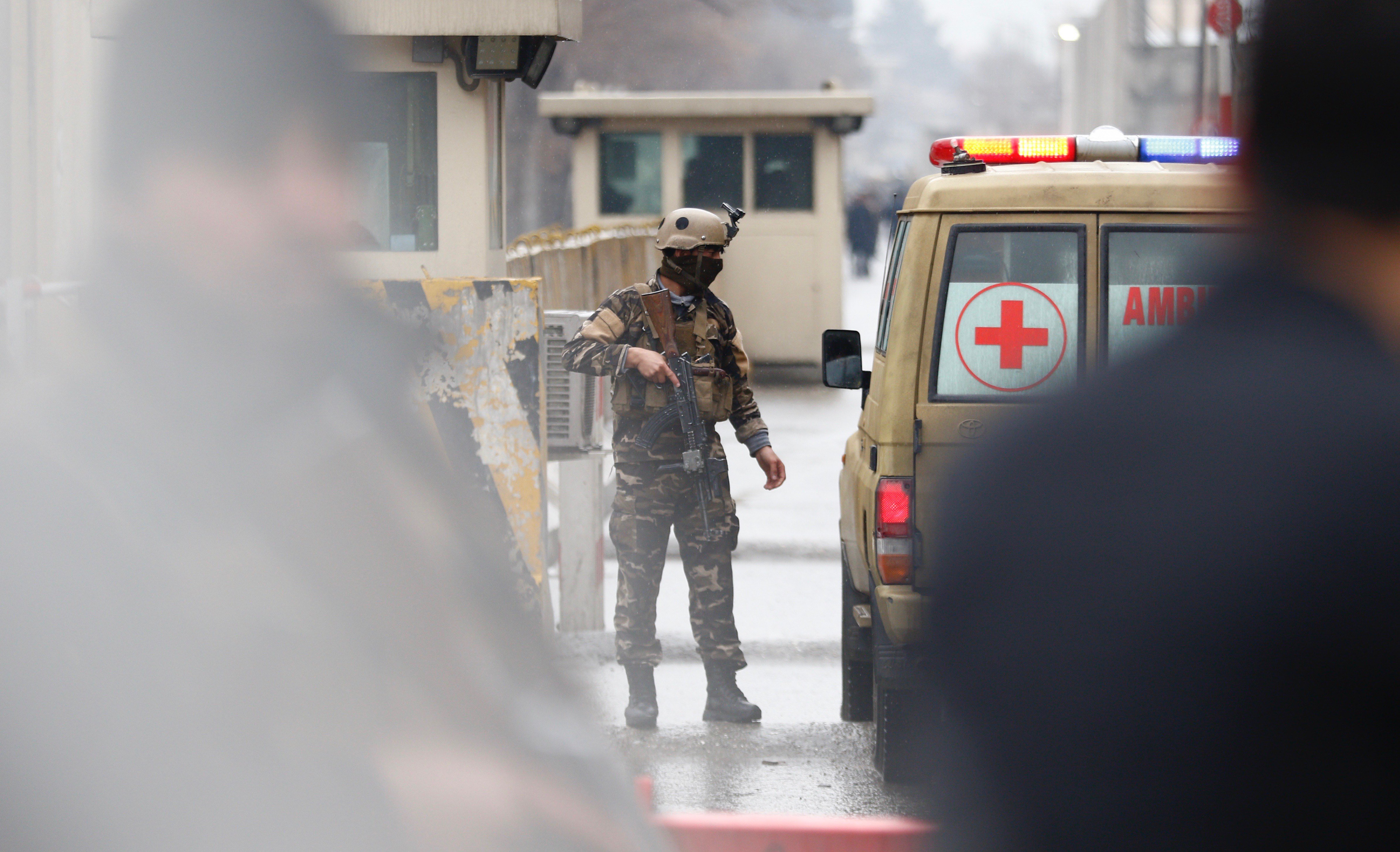 Pelo menos 23 pessoas morrem em ataque de grupos extremistas no Afeganistão