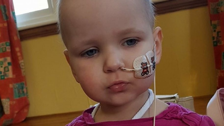 Salvou a vida da filha depois de ler na internet a história de uma criança com leucemia