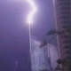 Relâmpago atinge maior arranha-céus da Austrália, num vídeo impressionante