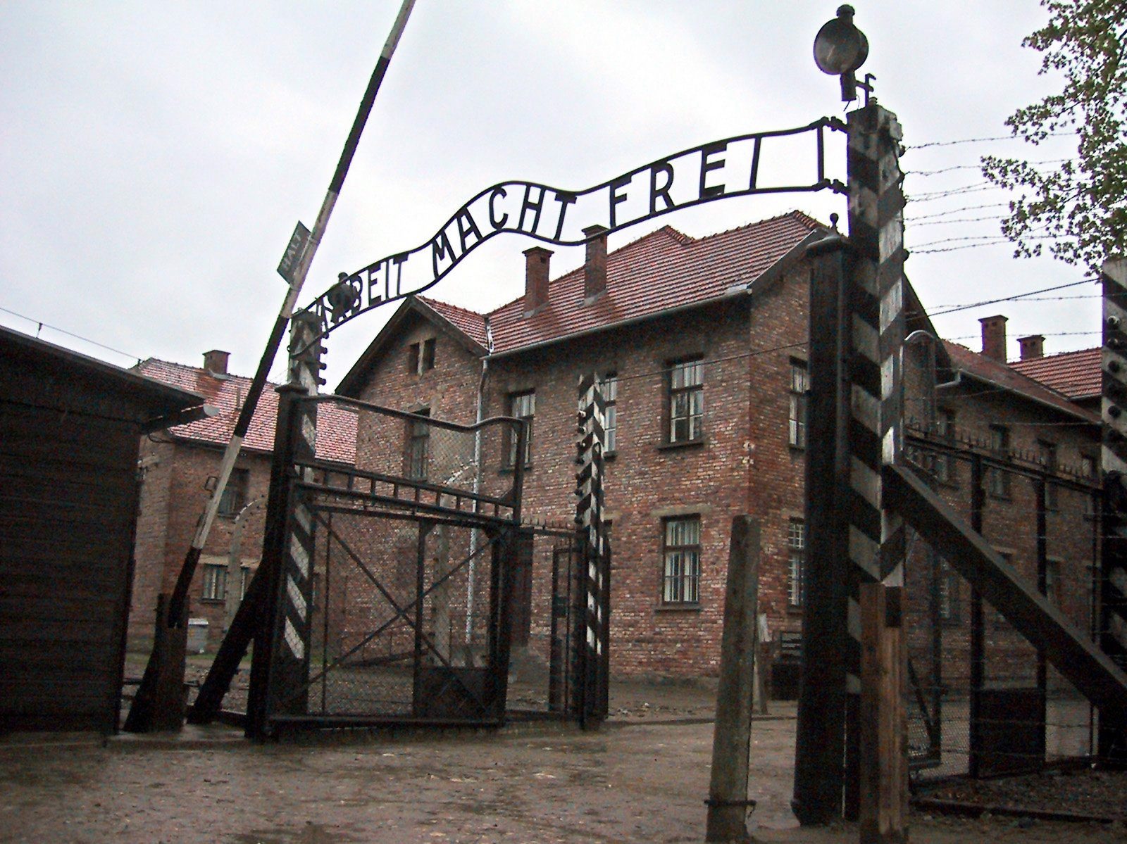 Morreu Oskar Gröning, o &#8220;contabilista de Auschwitz&#8221;, segundo os &#8216;media&#8217; alemães