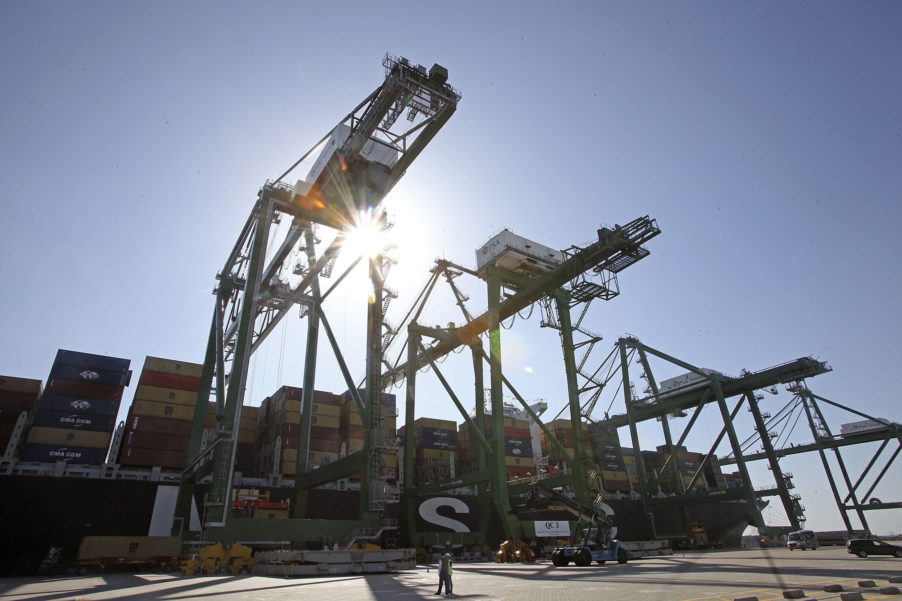 Greve nos portos desconvocada após acordo entre administrações e trabalhadores