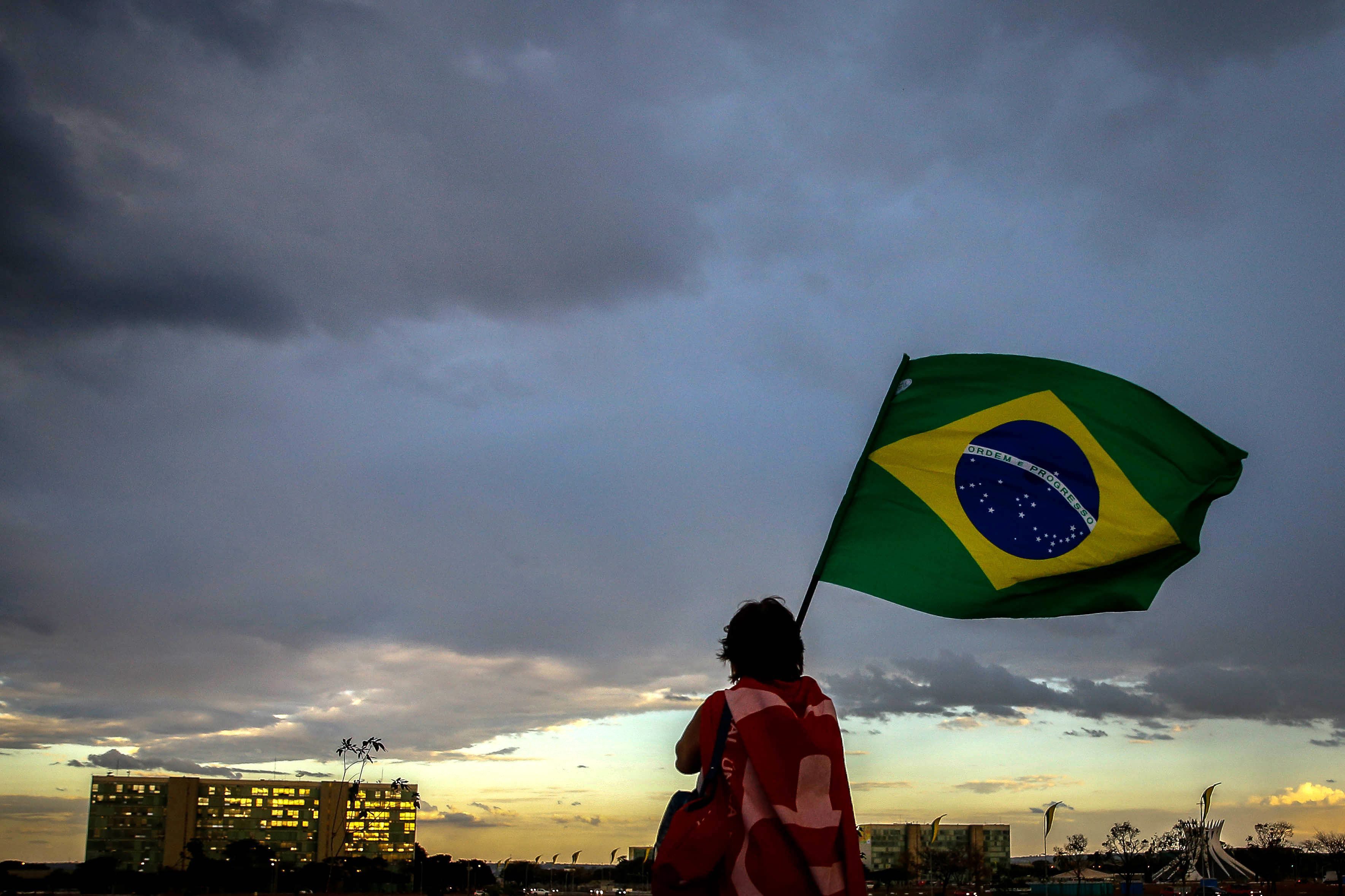 Economia brasileira cresce 1% em 2017 após 2 anos de recessão