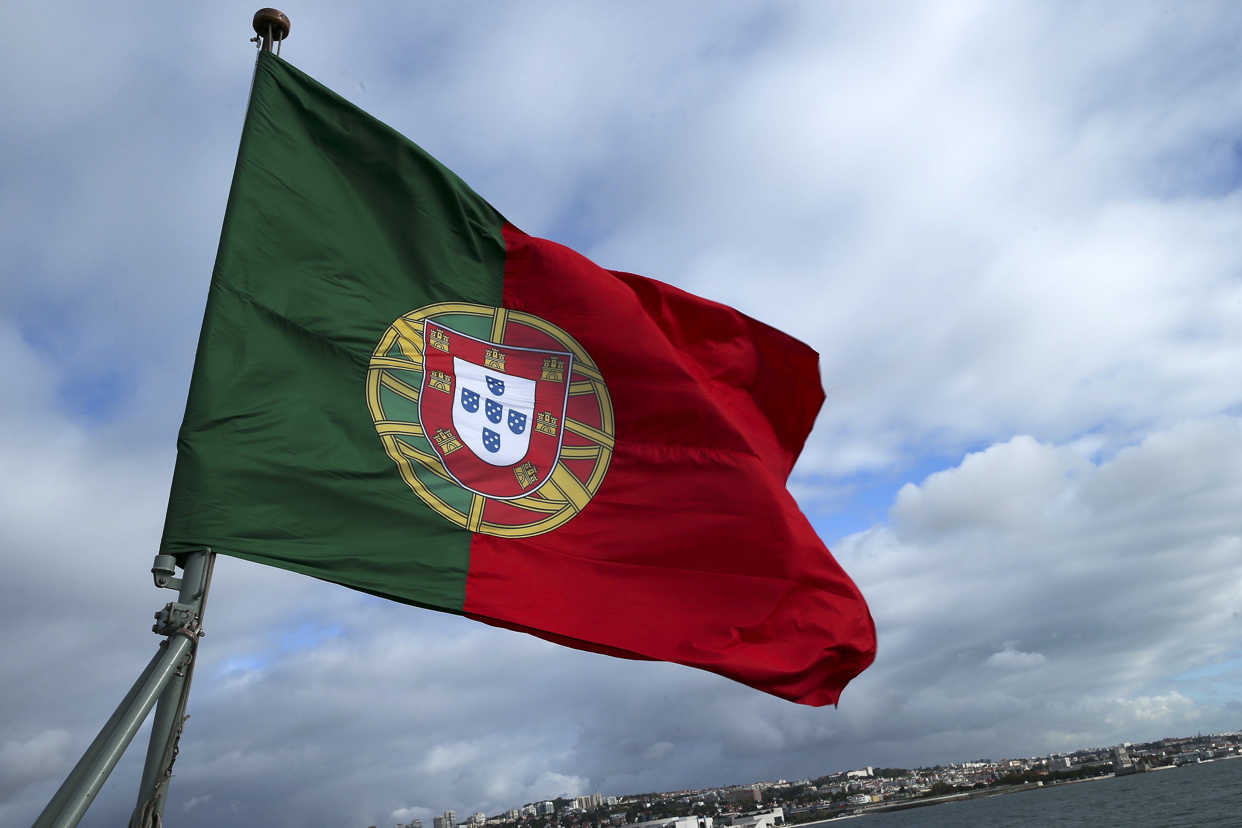 Portuguesas batem recorde dos 4&#215;400 metros nas eliminatórias dos Mundiais de atletismo de pista coberta