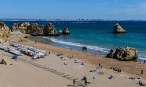 Municípios aprovam introdução de taxa turística para o Algarve