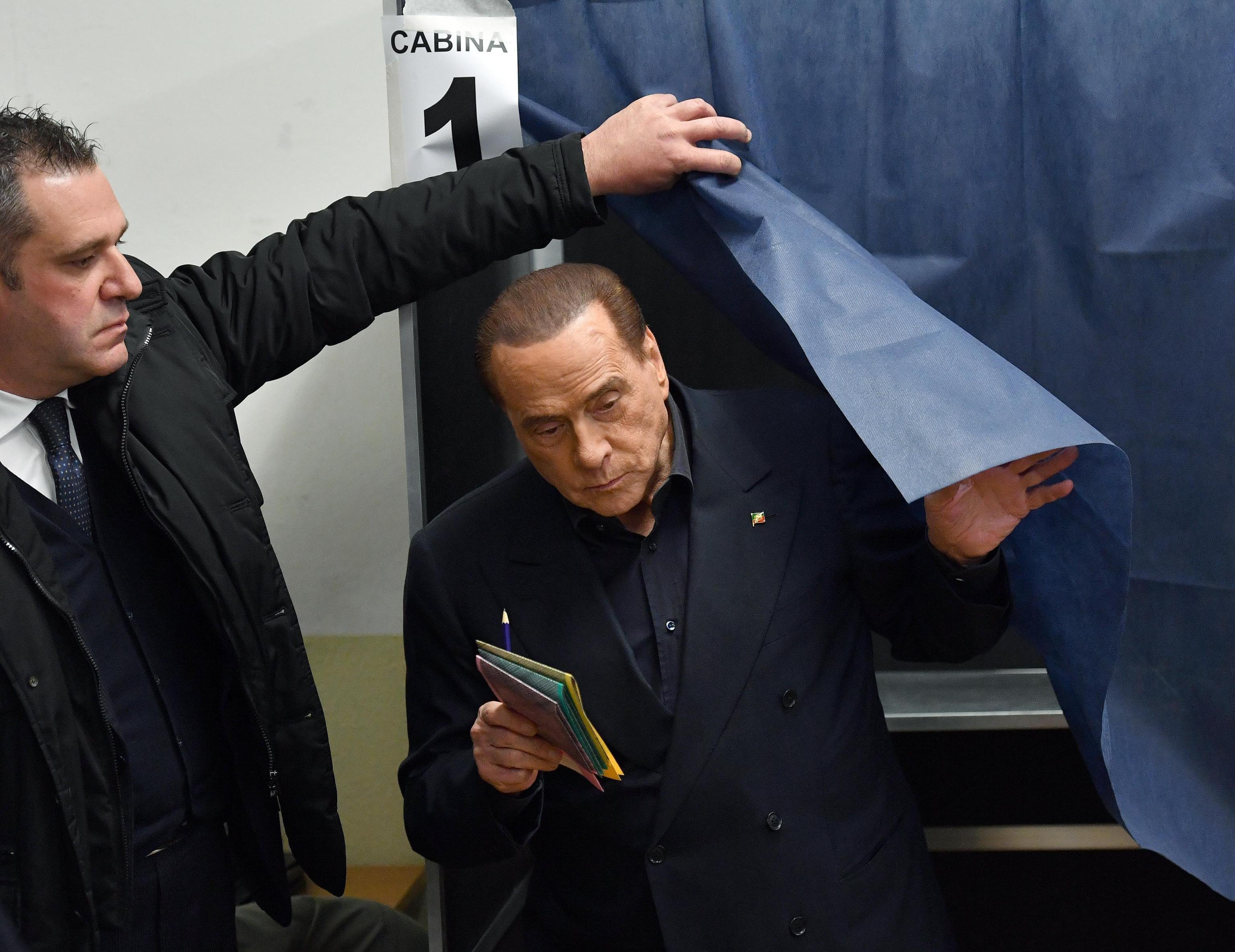 Coligação de direitas de Berlusconi perfila-se como vencedora das eleições italianas