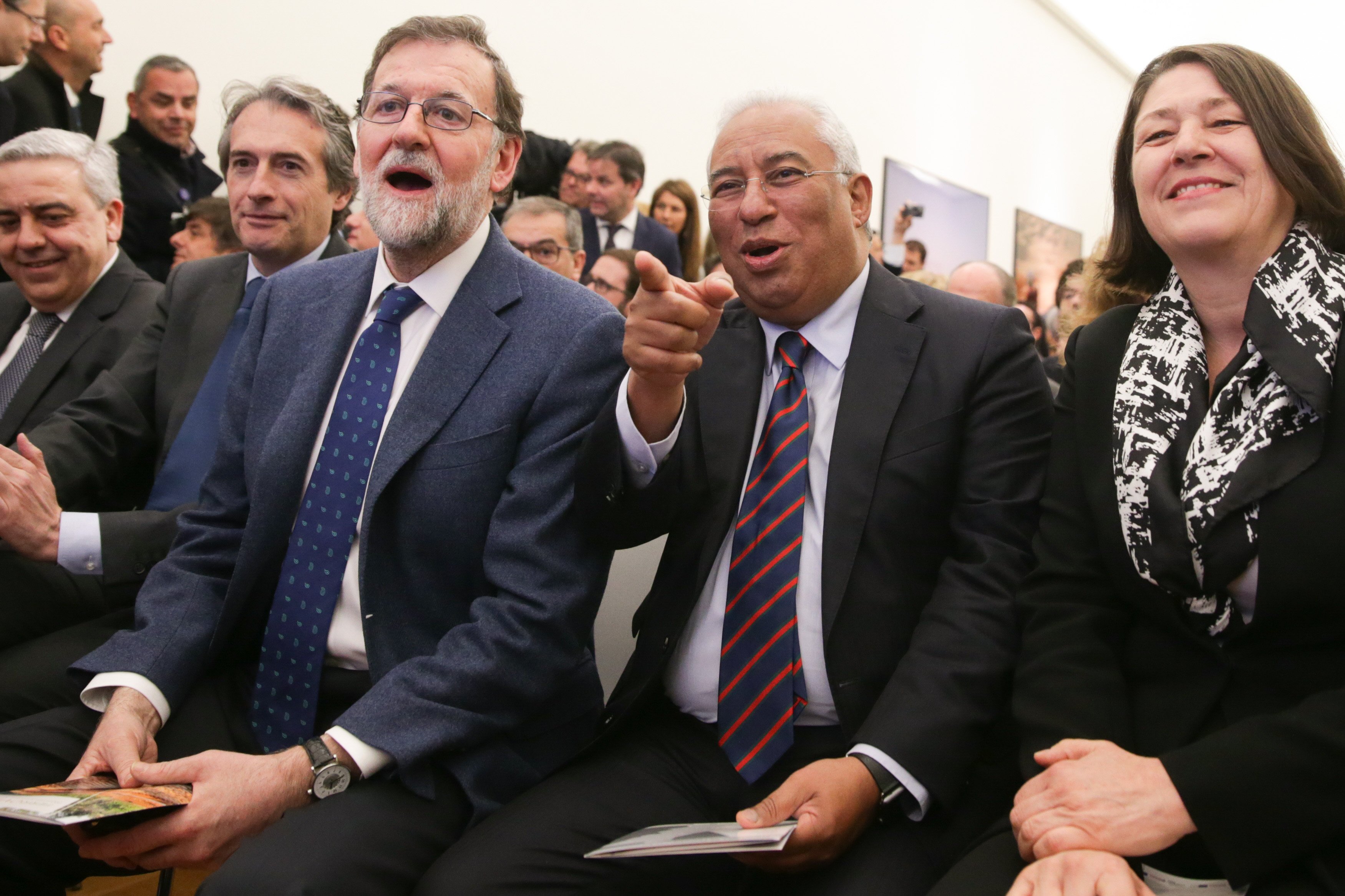 António Costa e Mariano Rajoy relançam ligações ferroviárias Portugal-Espanha