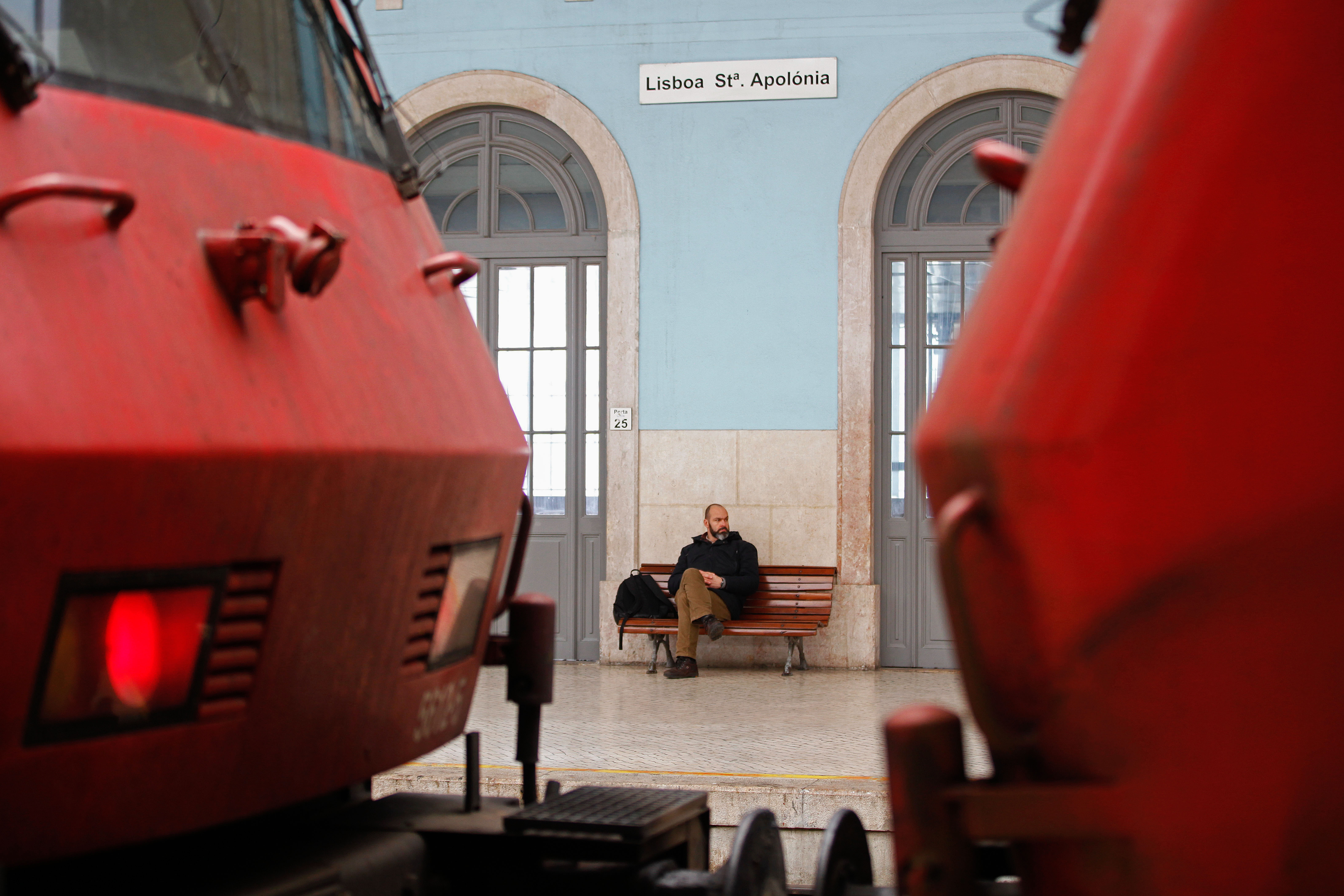 Greve dos trabalhadores da Infraestruturas de Portugal deixou comboios a 25%