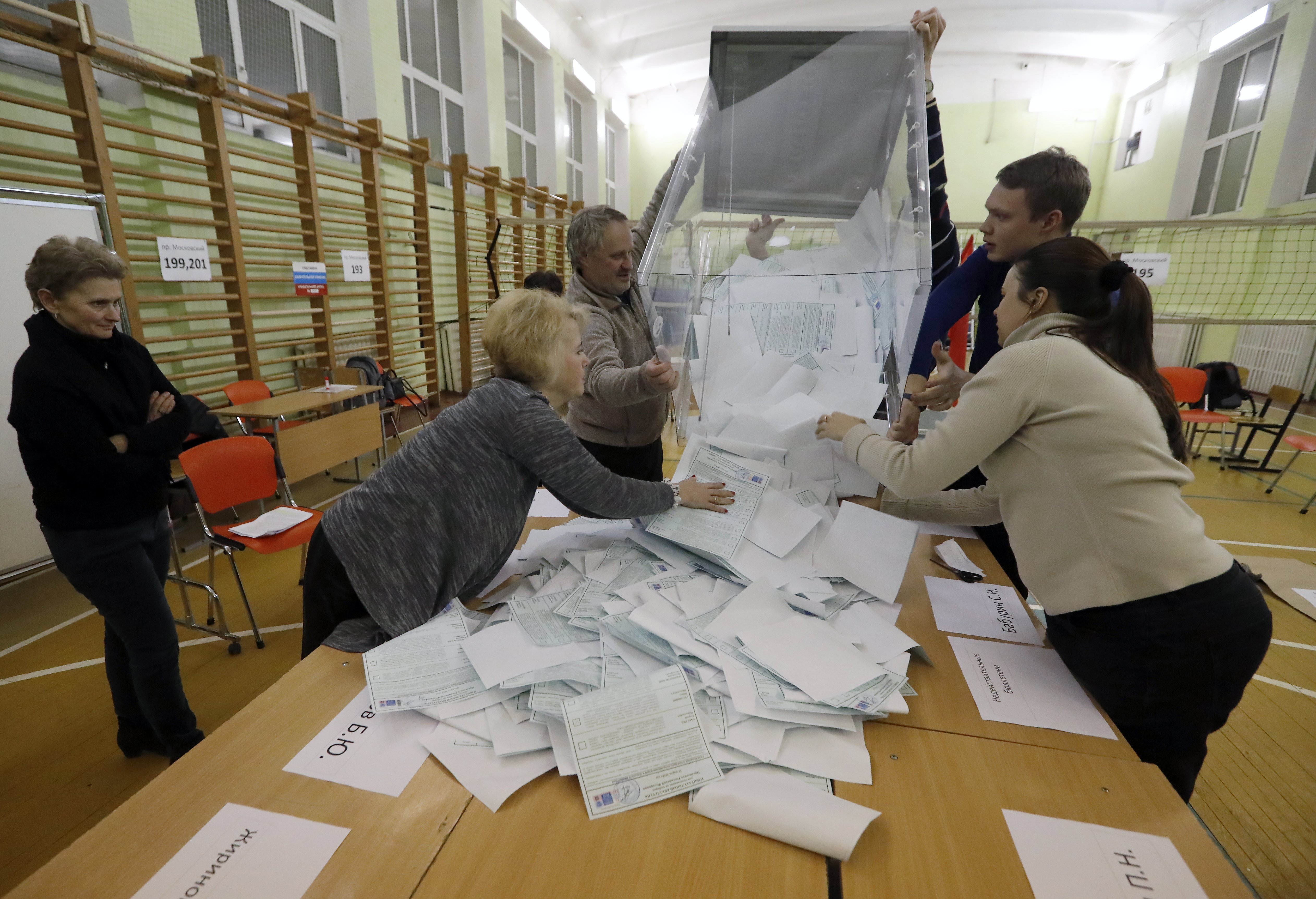 Putin reeleito para quarto mandato com 73,9% dos votos &#8212; sondagem