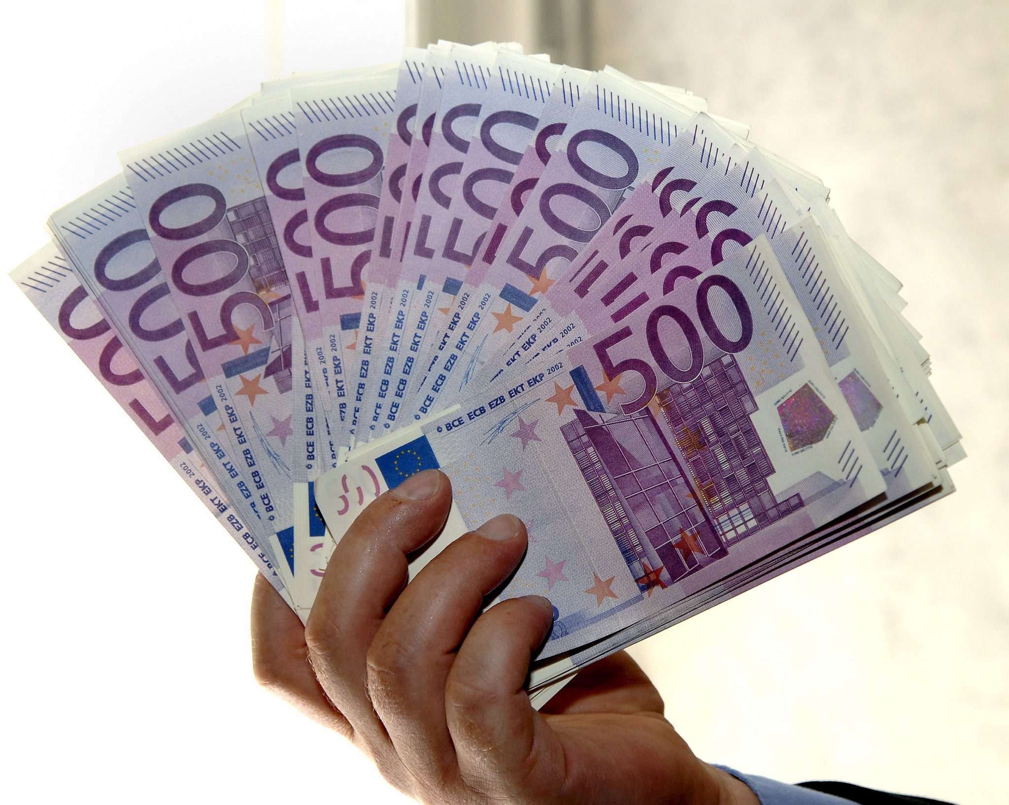 Estado arrecadou mais 505 milhões de euros em impostos até fevereiro