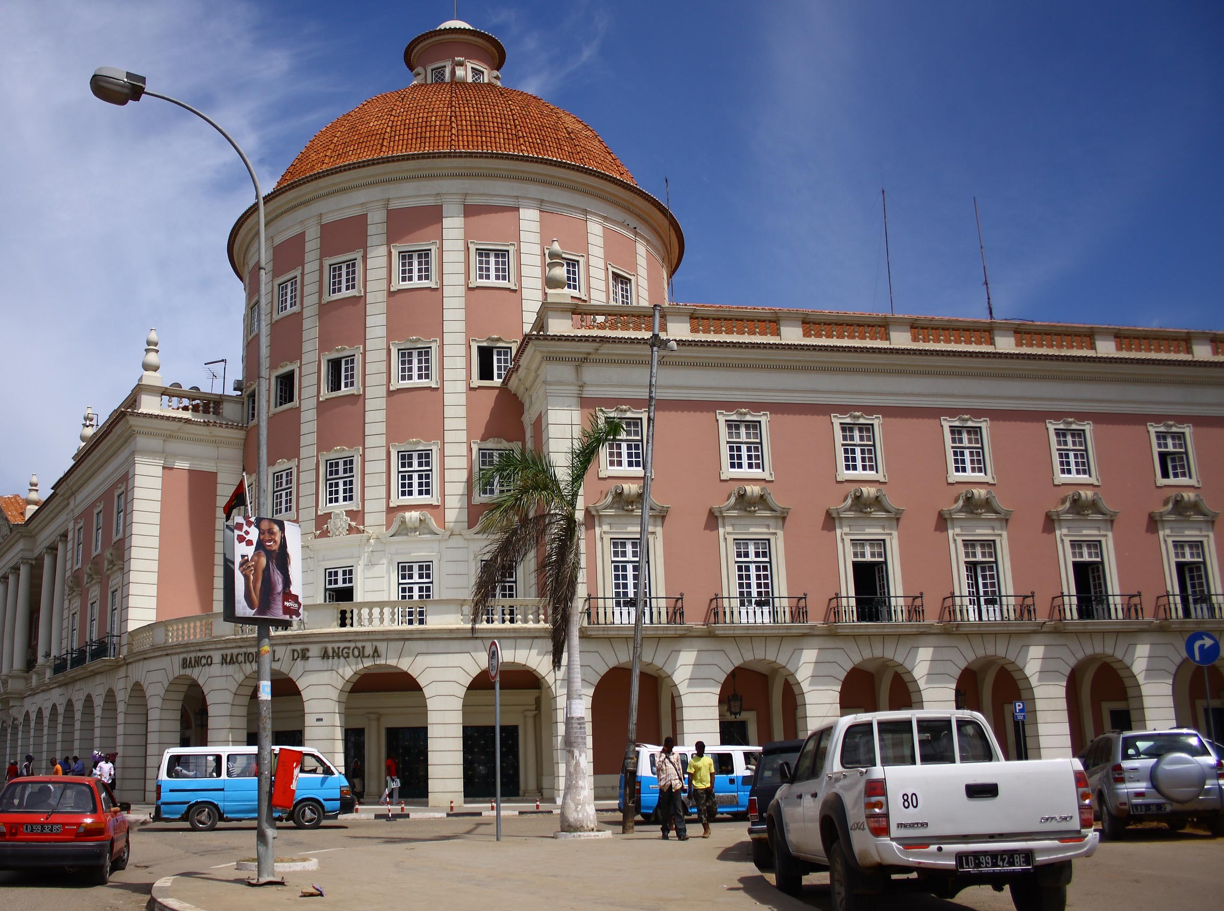 Reino Unido devolve a Angola 500 milhões de dólares transferidos ilicitamente