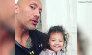 Depois do susto no hospital, &#8220;The Rock&#8221; partilha vídeo fofíssimo com a filha