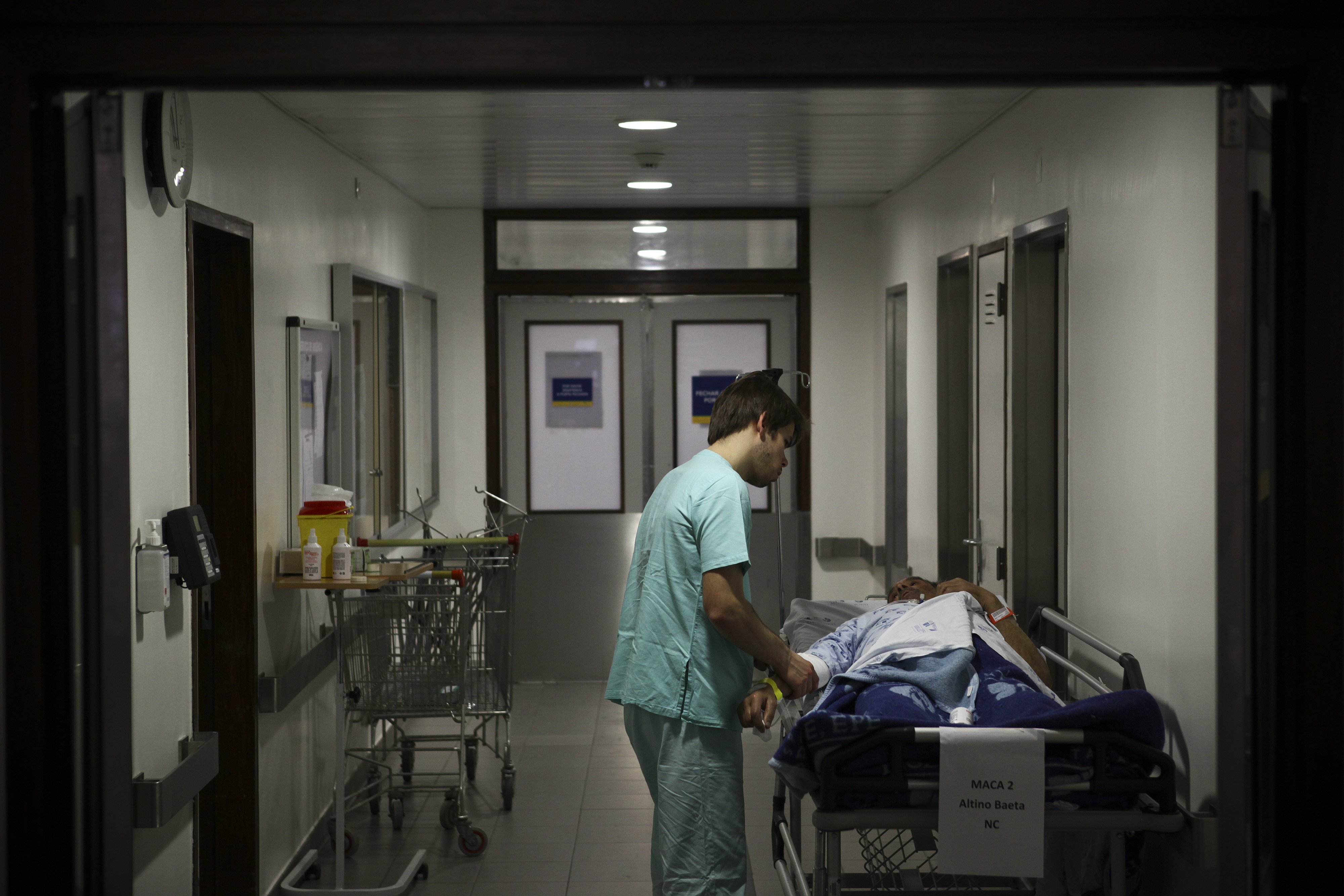 Camas de internamento nos hospitais oficiais aumentaram pela primeira vez em 10 anos