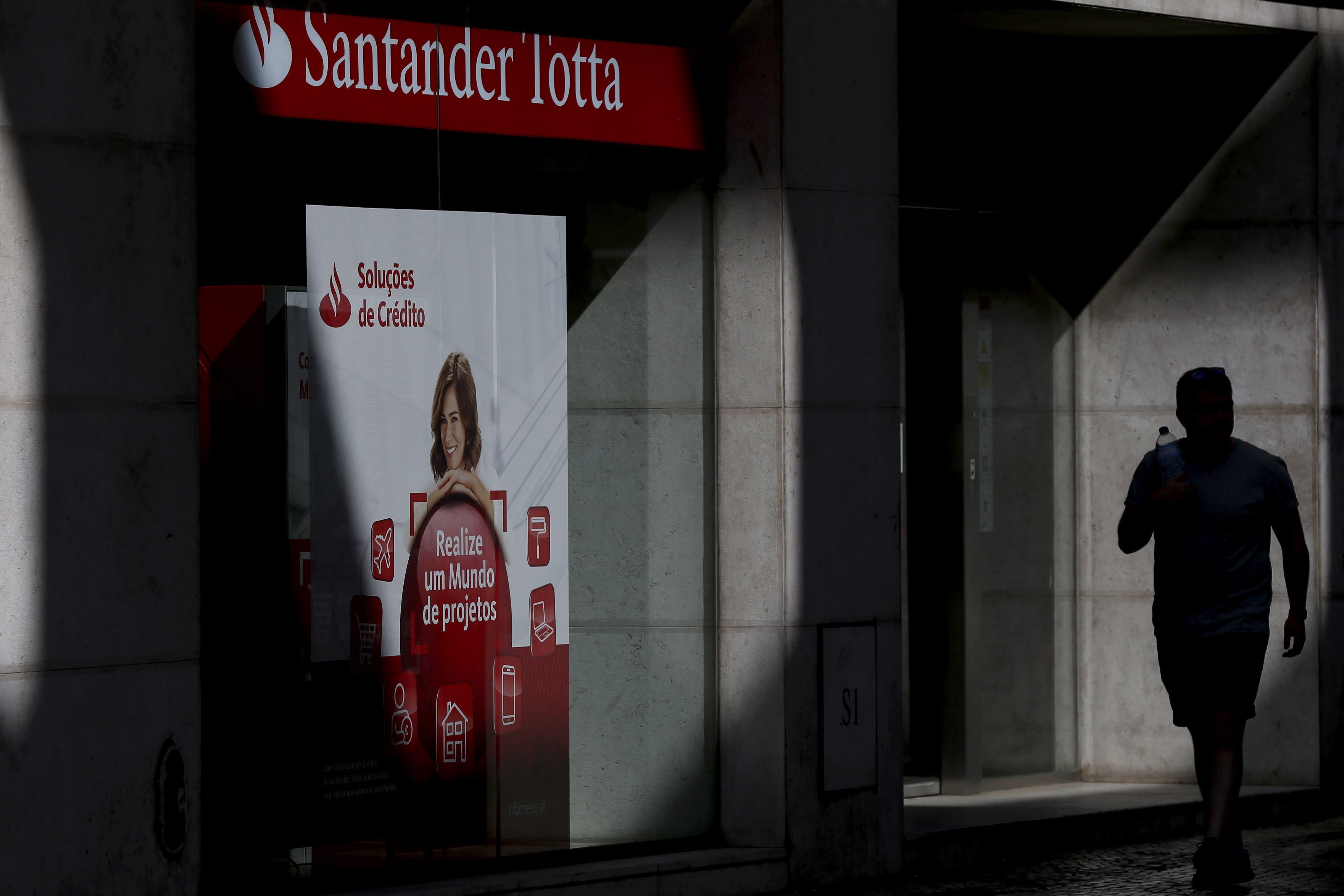 Santander Totta reduziu 50 trabalhadores no primeiro trimestre